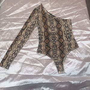 Solid one shoulder snakeskin bodysuit from Shein. Never worn.
